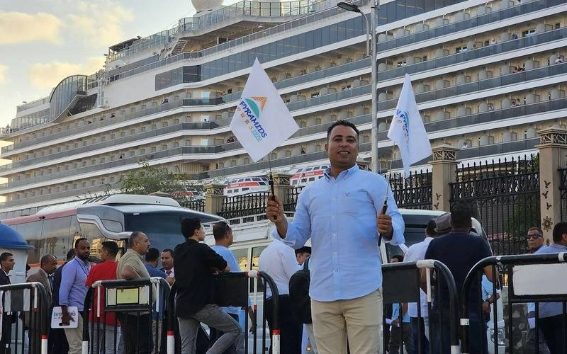 From El Sokhna Port : Sakkara Pyramids Desert Safari Trip