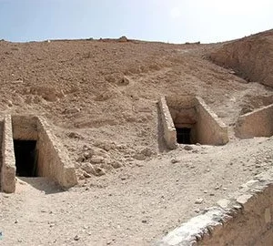 Habu Temple Valley Of Workers & Queens