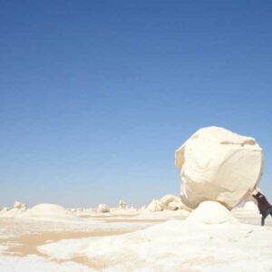 Overnight Tour to Bahariya Oasis Visit Black and White Desert from Cairo