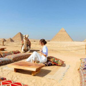 Half Day Tour to Giza Pyramids with Lunch at 9 Pyramids Lounge